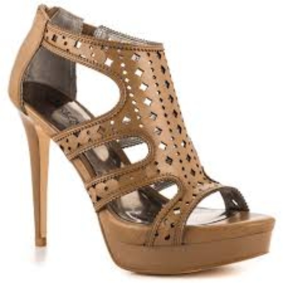 Carlos Marsalis Soft Taupe Heeled Sandals - Picture 3 of 8